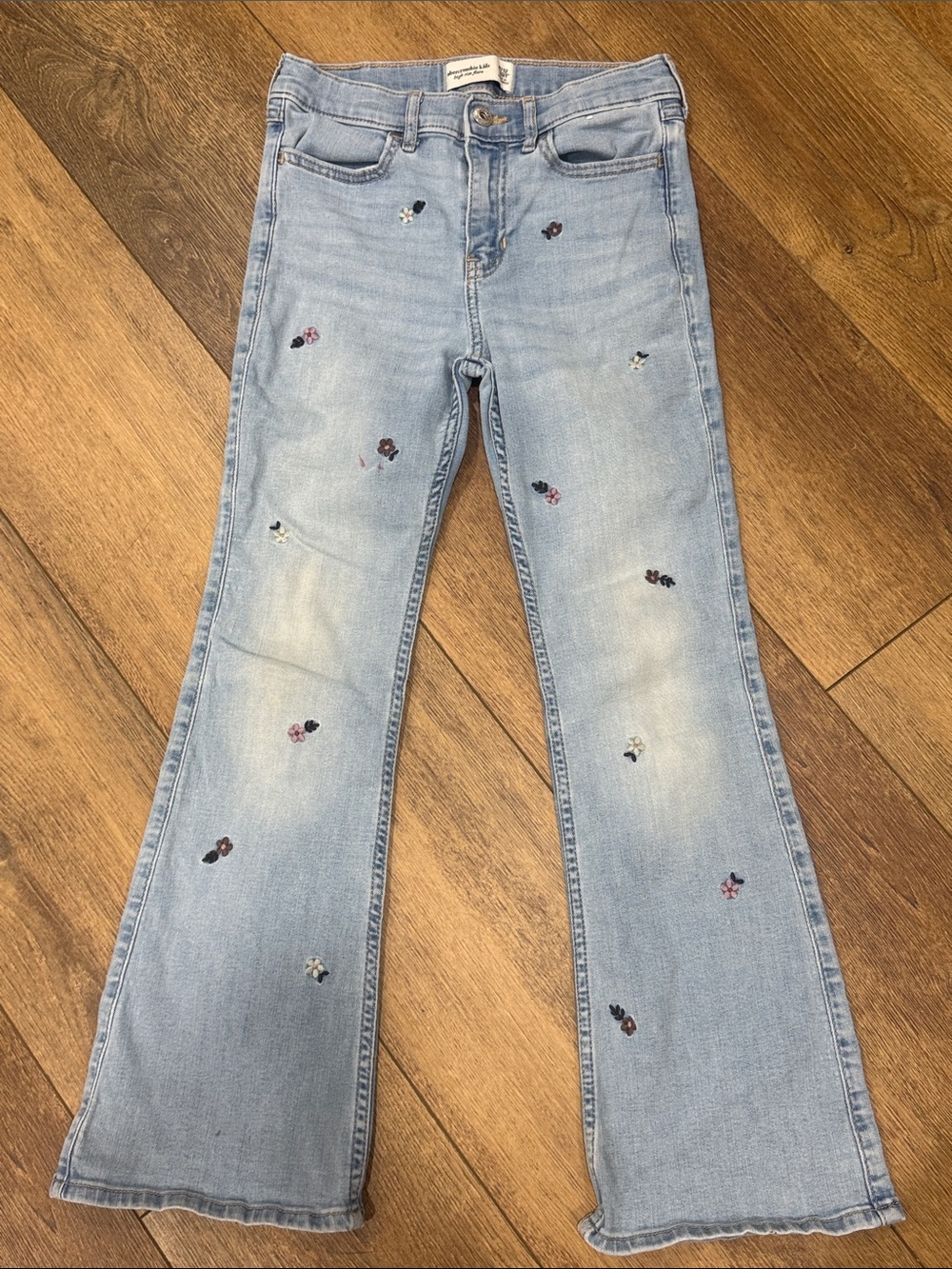 abercrombie kids Light Blue Floral Embroidered Flare Jeans. Size 11/12